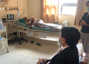 शिक्षा सचिव मैनालीद्वारा डाक्टर केसीलाई अनशन तोड्न आग्रह