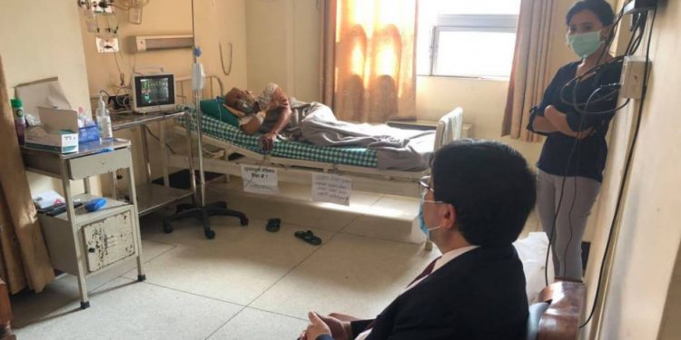 शिक्षा सचिव मैनालीद्वारा डाक्टर केसीलाई अनशन तोड्न आग्रह