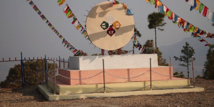 रामेछापको सुनापतिमा नेपालको सबैभन्दा ठुलो डम्फु निर्माण