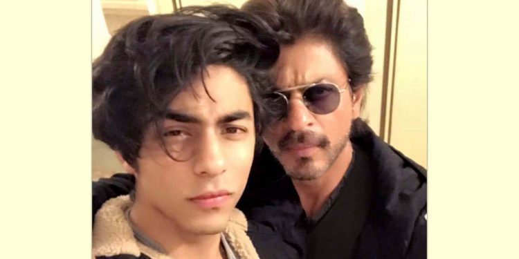 मुम्बई ड्रग्स प्रकरणमा शाहरुख खानका छोरा आर्यन खान पक्राउ