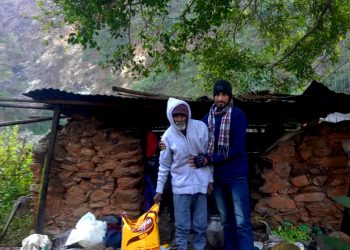 कठ्याँग्रिदो जाडोमा टिनको छानामुनि ज्ञान बहादुर बिकको बास, नेकपा (एकीकृत समाजवादी) का बिद्यार्थी नेताले गरे सहयोग