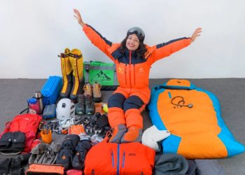 नेपाली महिला चिकित्सक प्रिती भुषालबाट पहिलोपटक सगरमाथाको सफल आरोहण