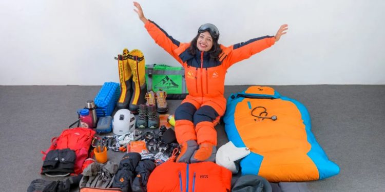 नेपाली महिला चिकित्सक प्रिती भुषालबाट पहिलोपटक सगरमाथाको सफल आरोहण