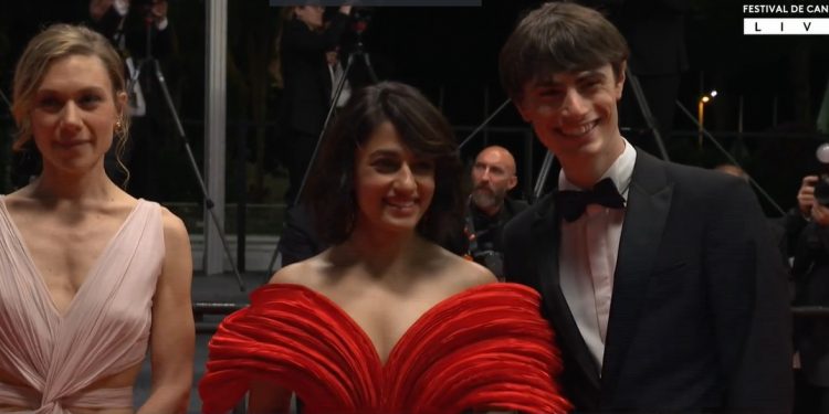 रेड कार्पेटमा सजिएकी सुरक्षा पन्त (फोटाे फिचर)