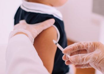 १२ वर्षमुनिका बालबालिकालाई कोरोनाविरुद्ध खोपको दोस्रो मात्रा आजबाट दिइने