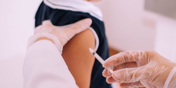 १२ वर्षमुनिका बालबालिकालाई कोरोनाविरुद्ध खोपको दोस्रो मात्रा आजबाट दिइने