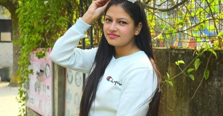 सरिता गिरि “अनन्त यात्री” को “काले” सार्वजनिक